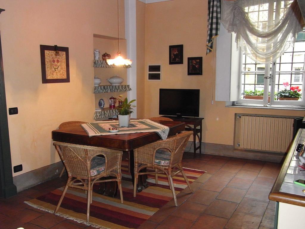 Il Nido Di Tosca Apartment Lucca Cameră foto